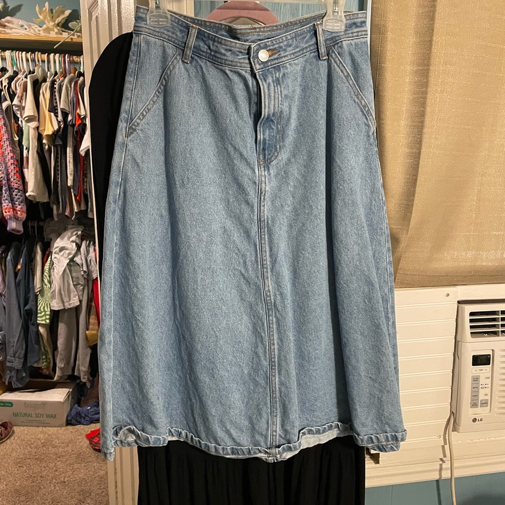 Calf length skirt denim